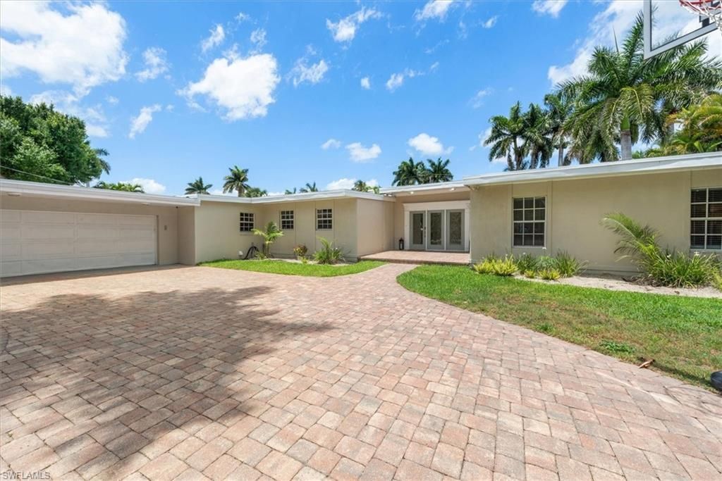 991 Aqua Ln, Fort Myers, FL 33919 Photo