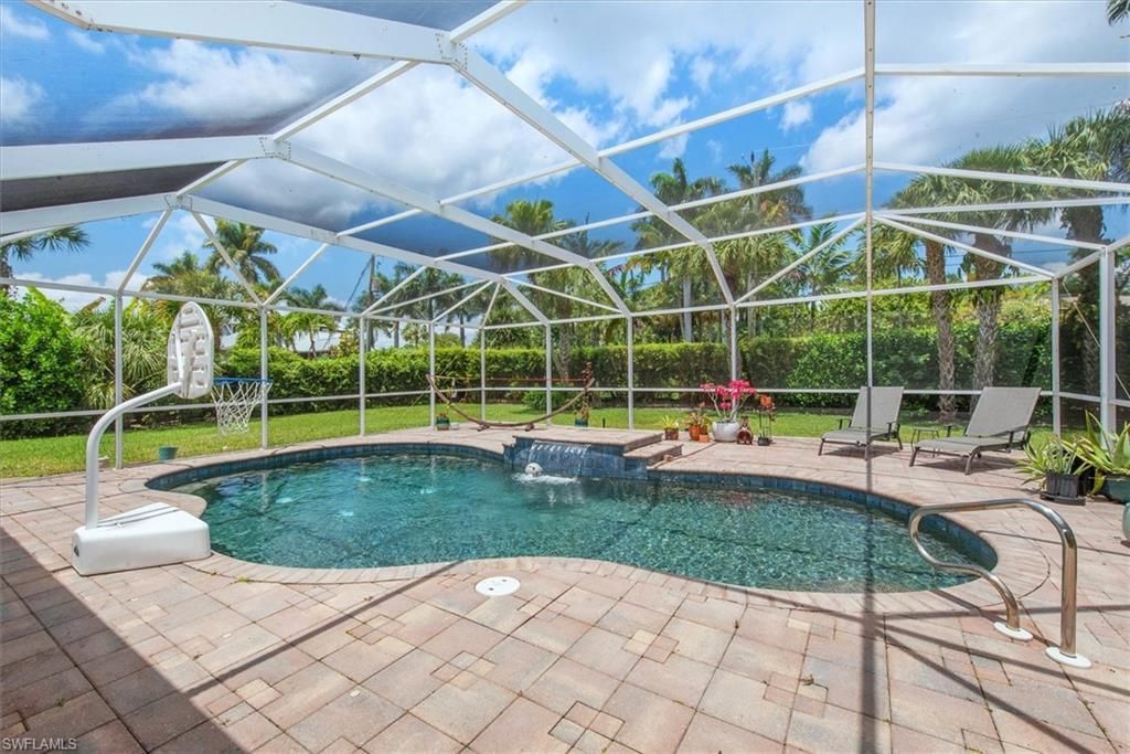 991 Aqua Ln, Fort Myers, FL 33919 Photo