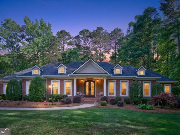 125 County Down, Fayetteville, GA 30215