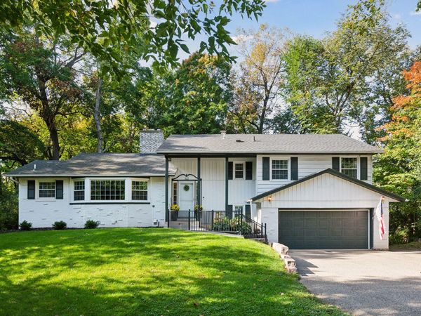 522 Shadyway Road, Wayzata, MN 55391