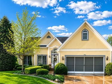 2645 Pinelake Drive, Niagara Falls, NY 14304