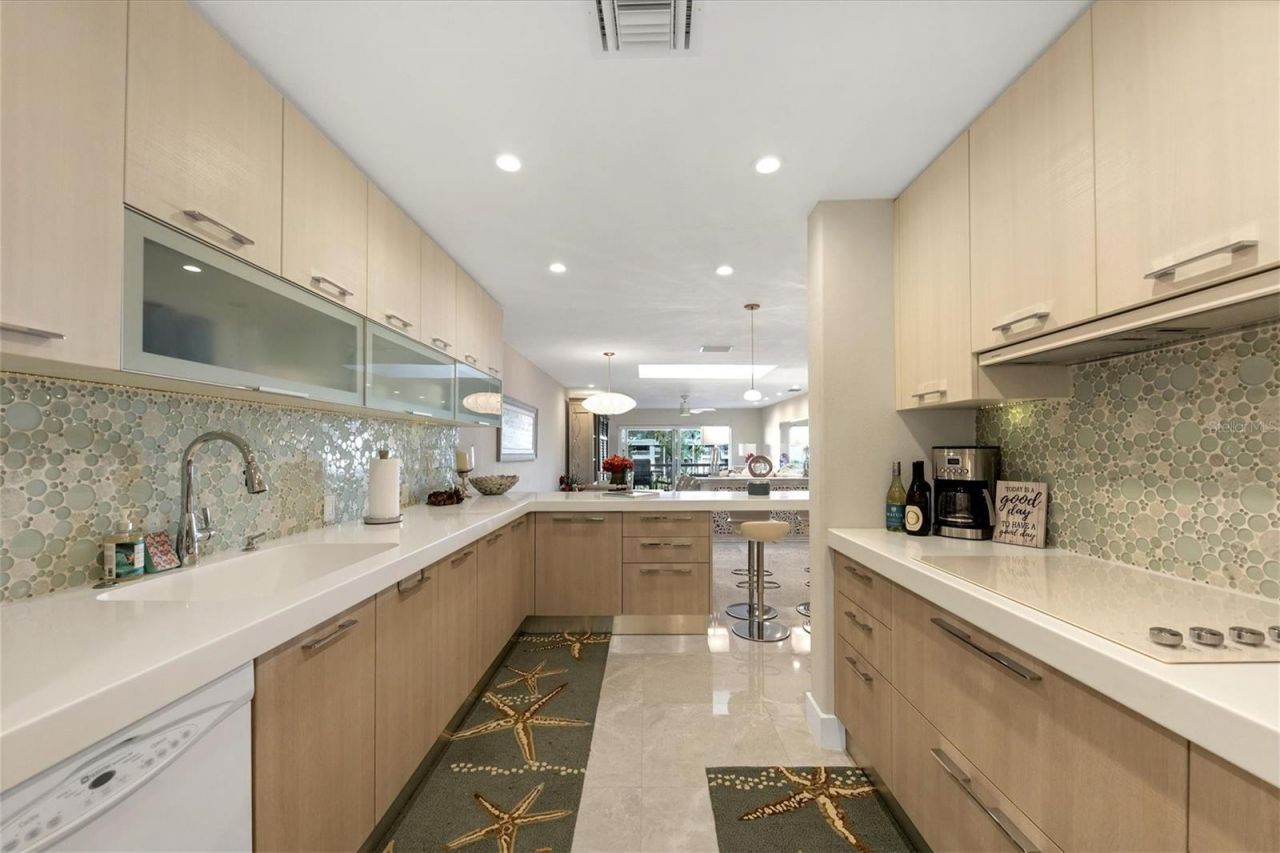 5757 Gulf Of Mexico Drive, Unit 305, Longboat Key, FL 34228 Photo