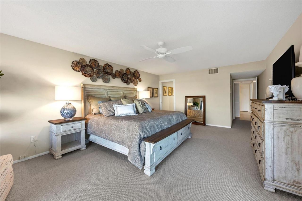 5757 Gulf Of Mexico Drive, Unit 305, Longboat Key, FL 34228 Photo