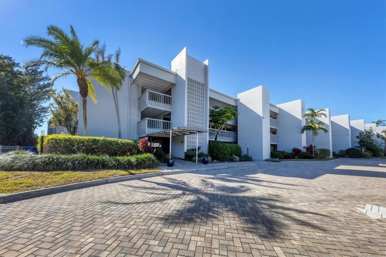 5757 Gulf Of Mexico Drive, Unit 305, Longboat Key, FL 34228 Photo