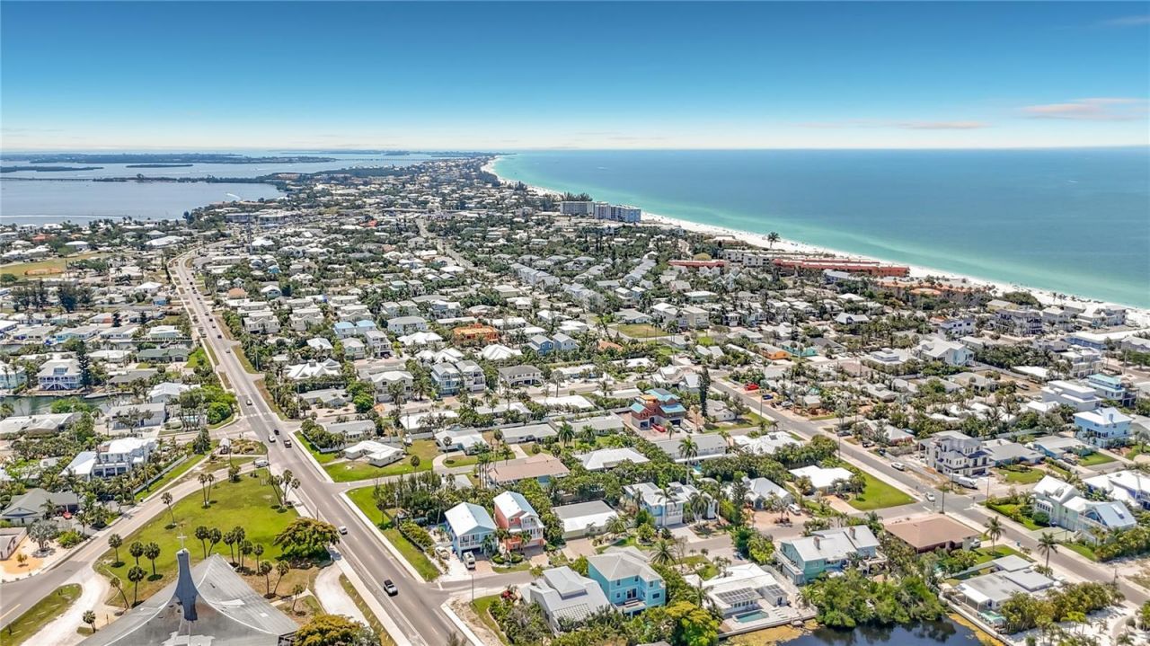 307 68th, Holmes Beach, FL 34217 Photo