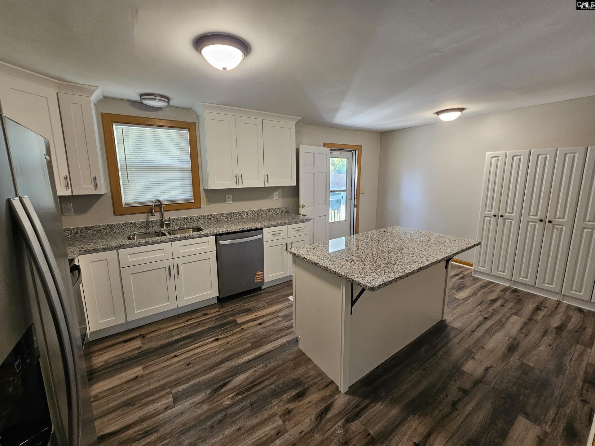 1561 Bradley Road  Photo 11