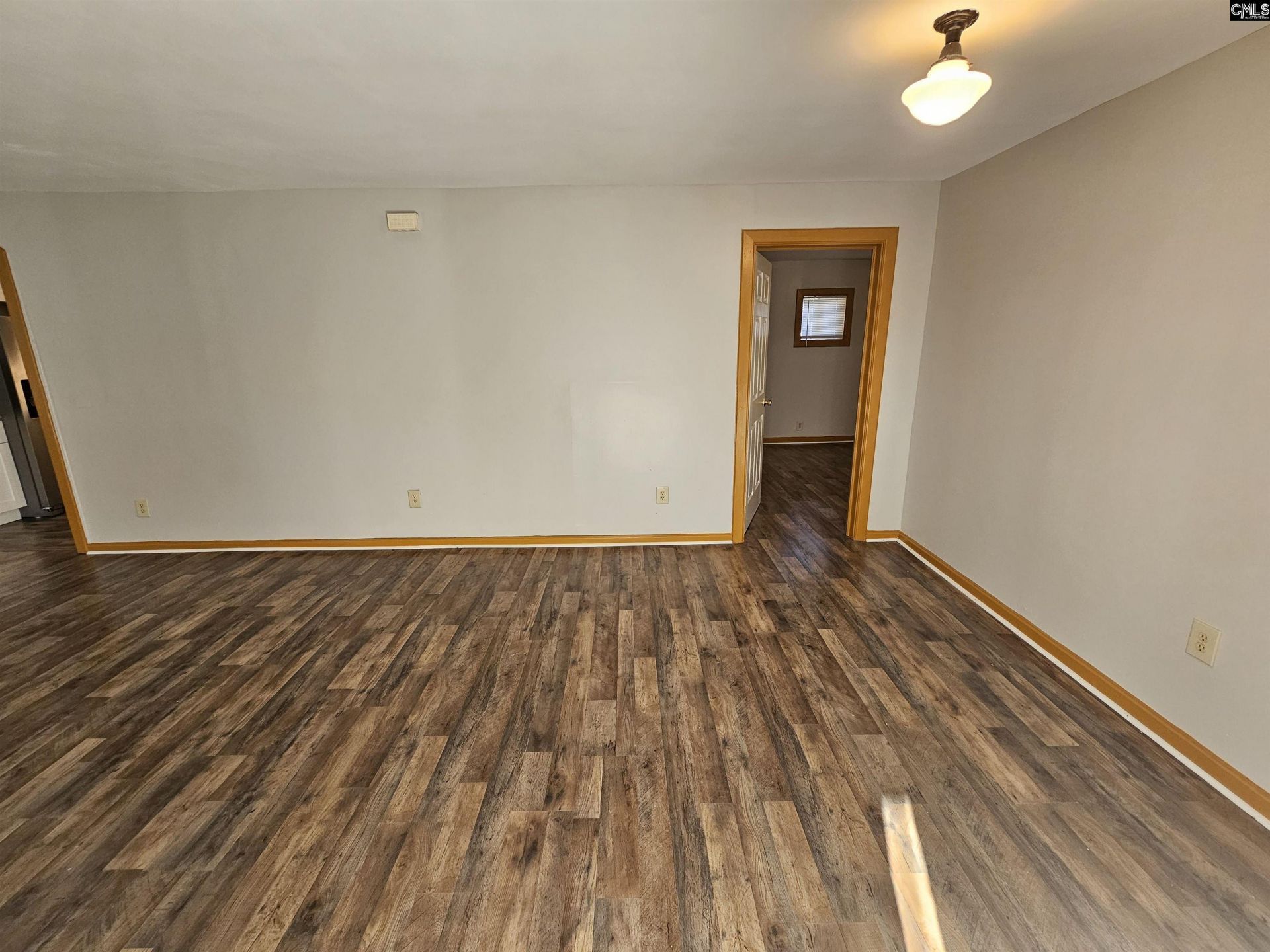 1561 Bradley Road  Photo 7