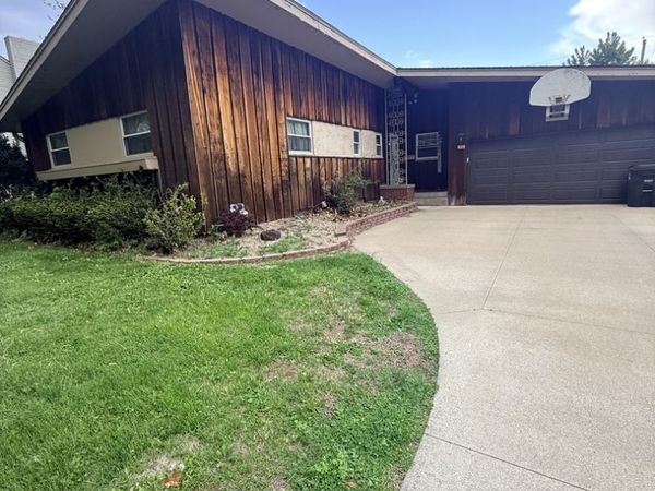 920 36th Street, Moline, IL 61265