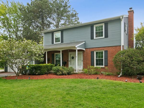 4331 Hoover Street , Rolling Meadows, IL 60008