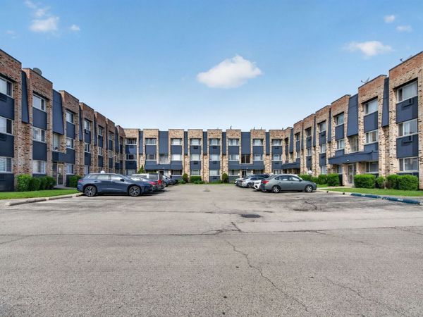 8659 W Foster Avenue , Unit 3B, Chicago, IL 60656