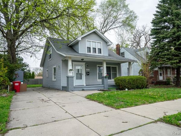 15315 Semrau Avenue, Eastpointe, MI 48021