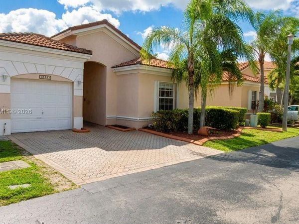 10273 SW 162nd Ct , Miami, FL 33196