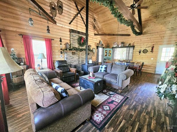 22584 Meadows Lane, Winchester, ID 83555