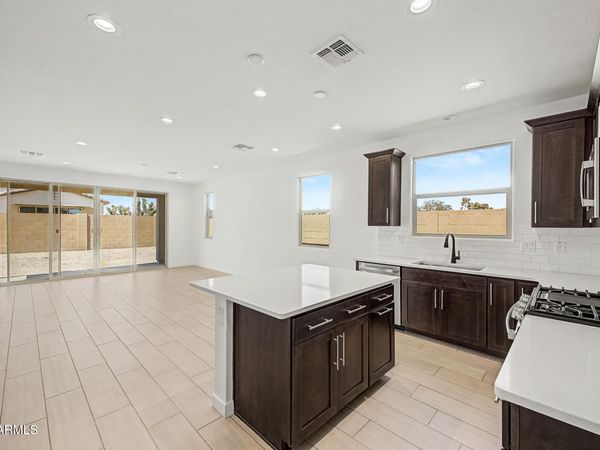5330 W HARMONT Drive, Glendale, AZ 85302