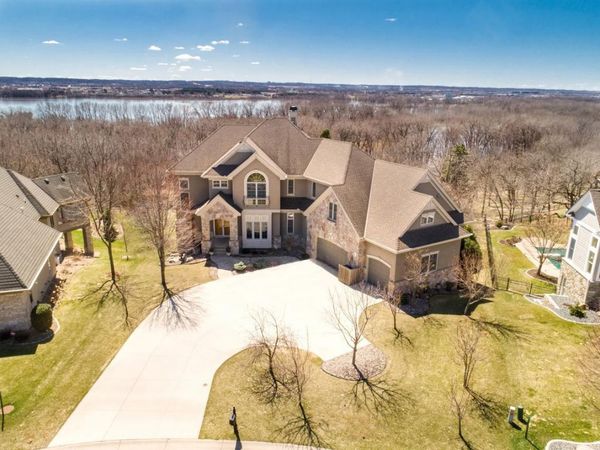 10689 Sonoma Ridge, Eden Prairie, MN 55347