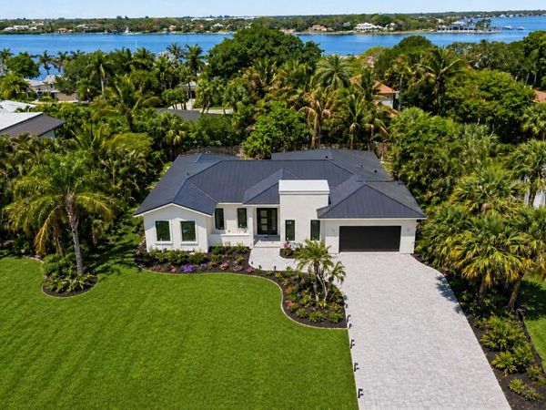 11 Middle Road, Sewalls Point, FL 34996
