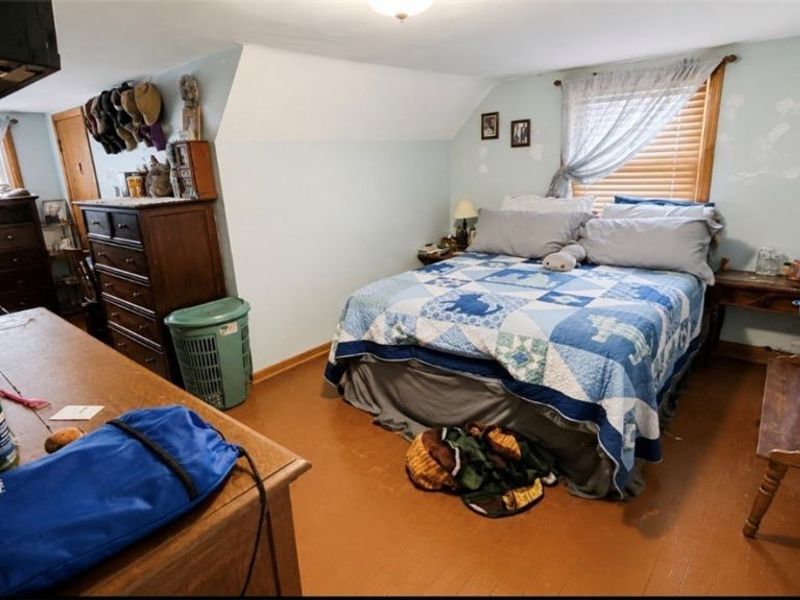 375 E Huston Street, Barberton, OH 44203 Photo 12