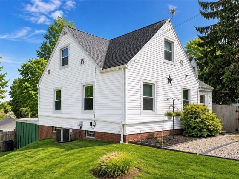 375 E Huston Street, Barberton, OH 44203 Photo 3