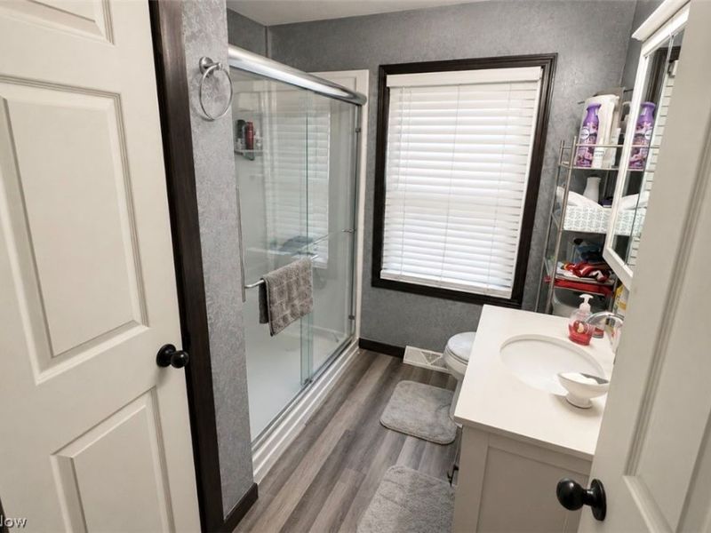 375 E Huston Street, Barberton, OH 44203 Photo 6