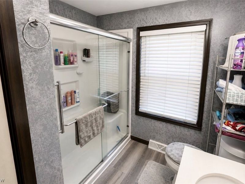375 E Huston Street, Barberton, OH 44203 Photo 7