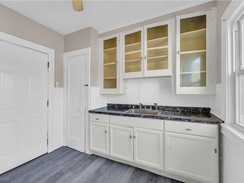 9404 Cardwell Avenue, Unit UP/2, Cleveland, OH 44105 Photo 10