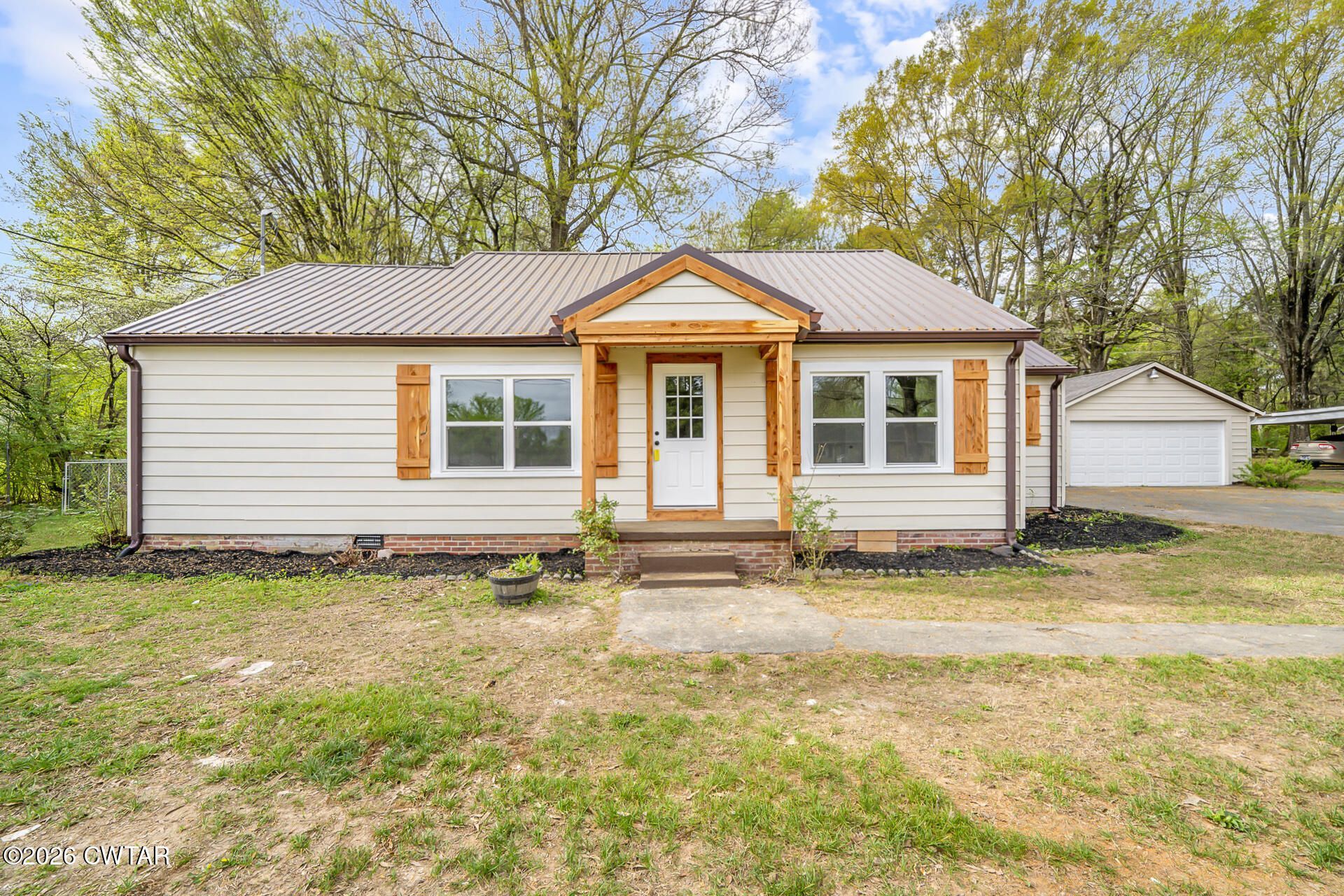 402 Harts Bridge Road, Jackson, TN 38301 Main Photo