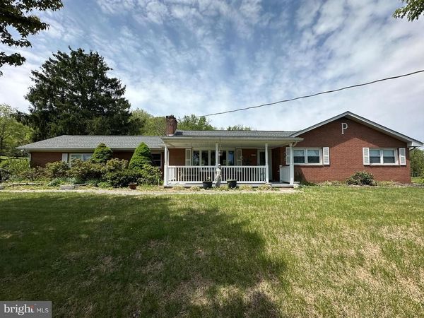 78 SIGNAL AVENUE, HEDGESVILLE, WV 25427