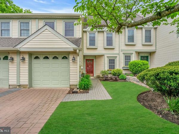 31 FAIR ACRES COURT, PRINCETON, NJ 08540