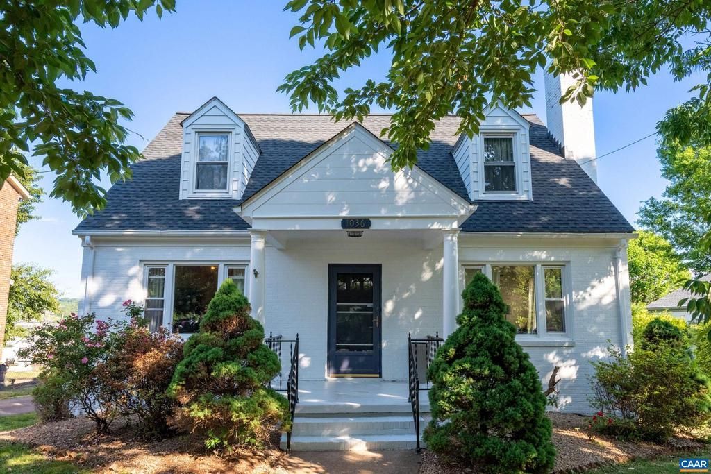 1036 Locust Ave, Charlottesville, VA 22901 Main Photo
