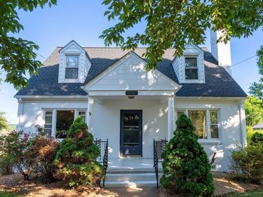 1036 LOCUST AVE, CHARLOTTESVILLE, VA 22901