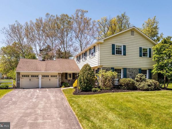 590 WATFORD LANE , BERWYN, PA 19312