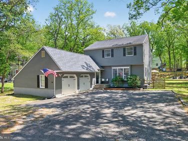 21 HAWTHORNE DRIVE , MEDFORD, NJ 08055