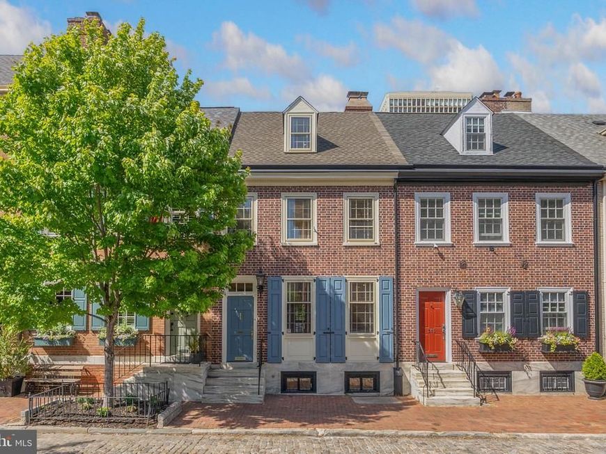 207 Delancey Street, Philadelphia, PA 19106 Main Photo