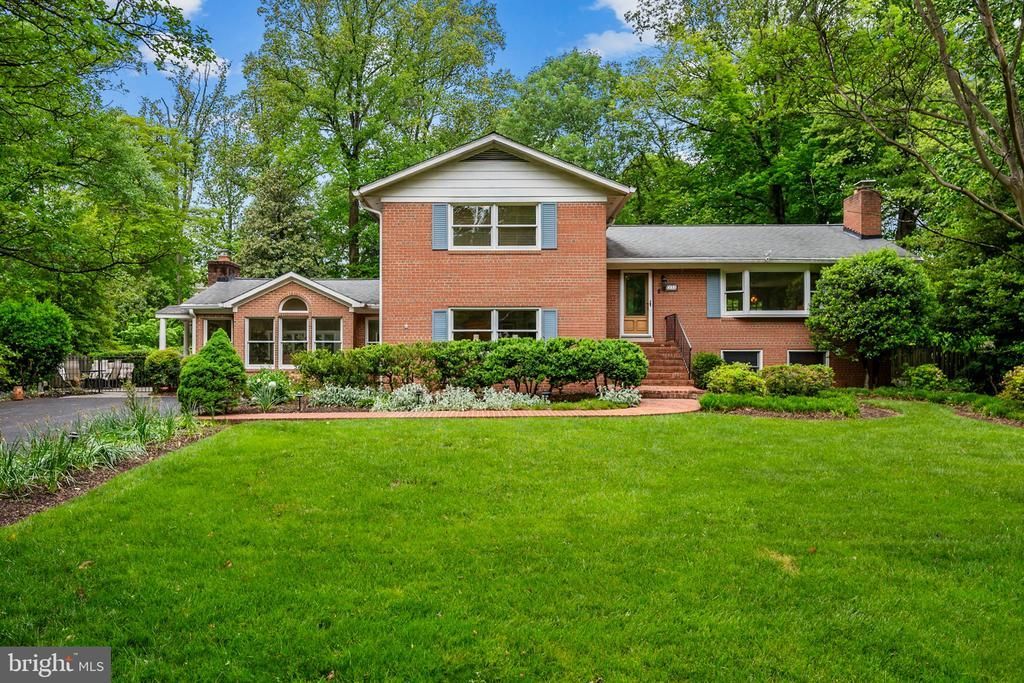 4908 Bradford Drive , Annandale, VA 22003 Main Photo