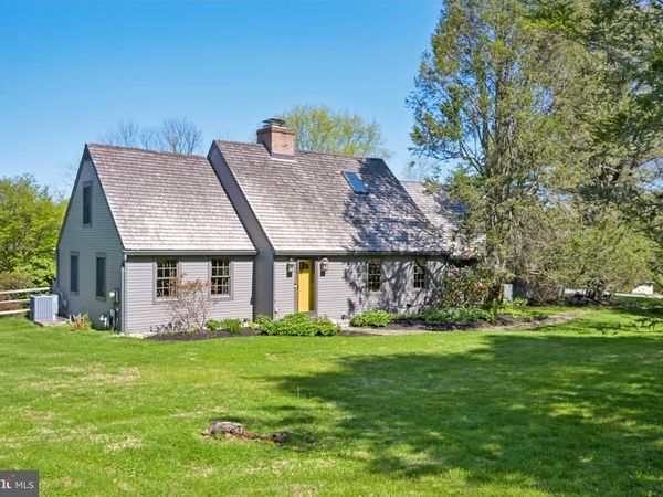 817 SHARON CIRCLE , WEST CHESTER, PA 19382
