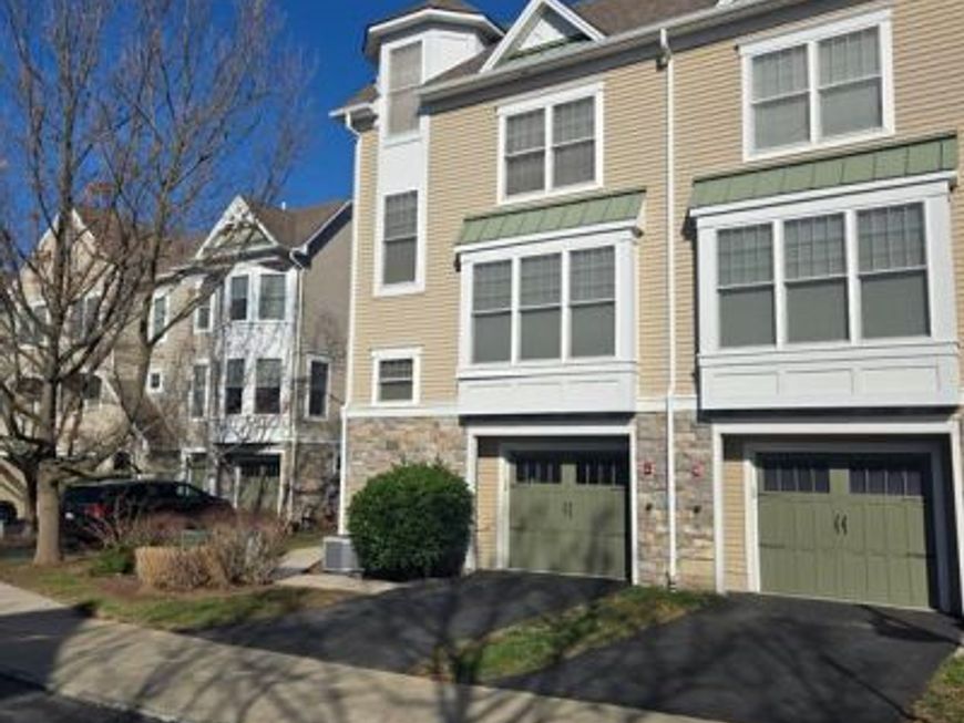 202 Cobblestone Drive, Ardmore, PA 19003 Main Photo