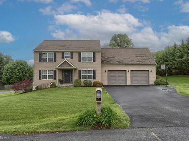 2 FREYS ROAD, ELIZABETHTOWN, PA 17022
