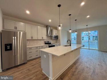 17998 ALICIA AVENUE, DUMFRIES, VA 22026