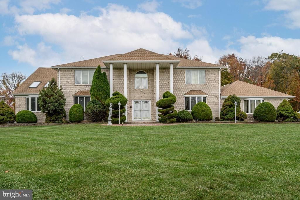 4 Drinking Brook Road , Monmouth Junction, NJ 08852 Main Photo