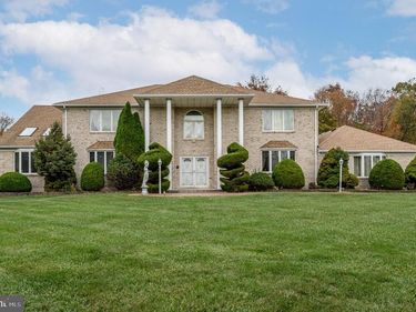 4 DRINKING BROOK ROAD , MONMOUTH JUNCTION, NJ 08852
