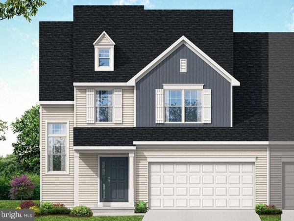 125 VILLAGE DRIVE, MILLERSVILLE, PA 17551