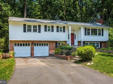 9112 SANTAYANA DRIVE, FAIRFAX, VA 22031