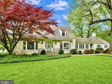 2277 MAIN STREET, BETHLEHEM, PA 18017