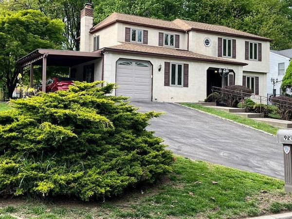 924 CLYDE LANE , PHILADELPHIA, PA 19128