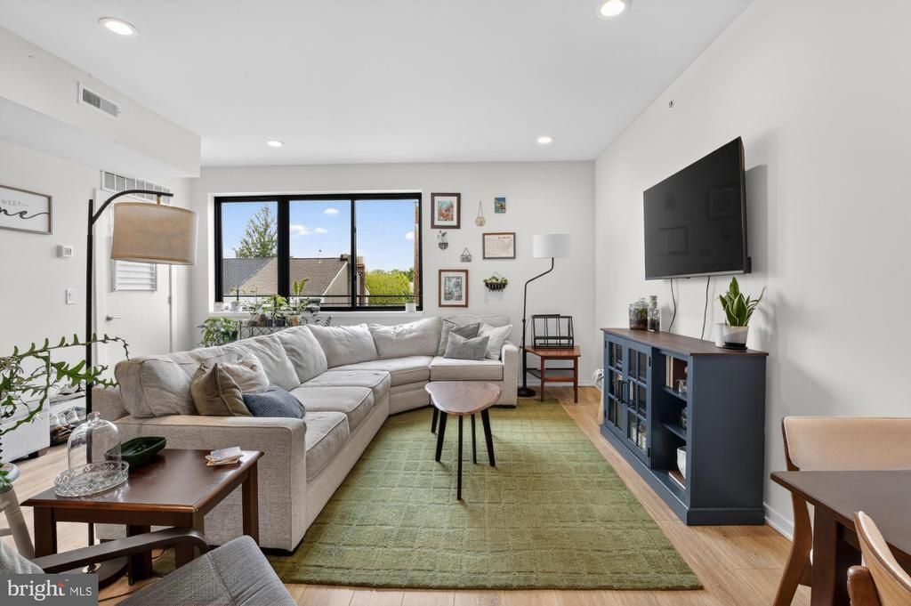 381 Martin Street , Unit 3, Philadelphia, PA 19128 Main Photo