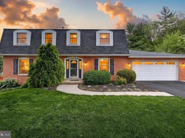 805 CORTLEIGH DRIVE, YORK, PA 17402