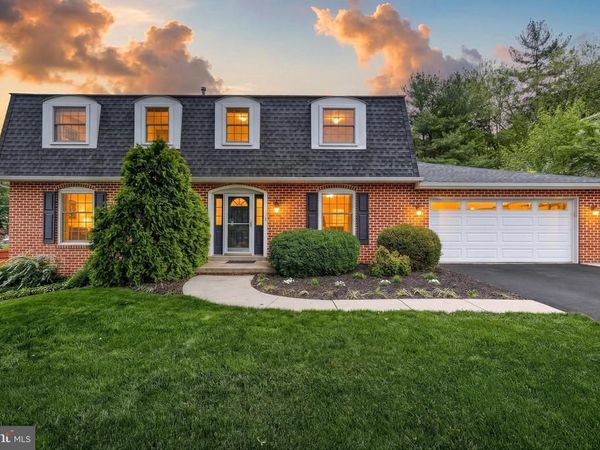 805 CORTLEIGH DRIVE, YORK, PA 17402