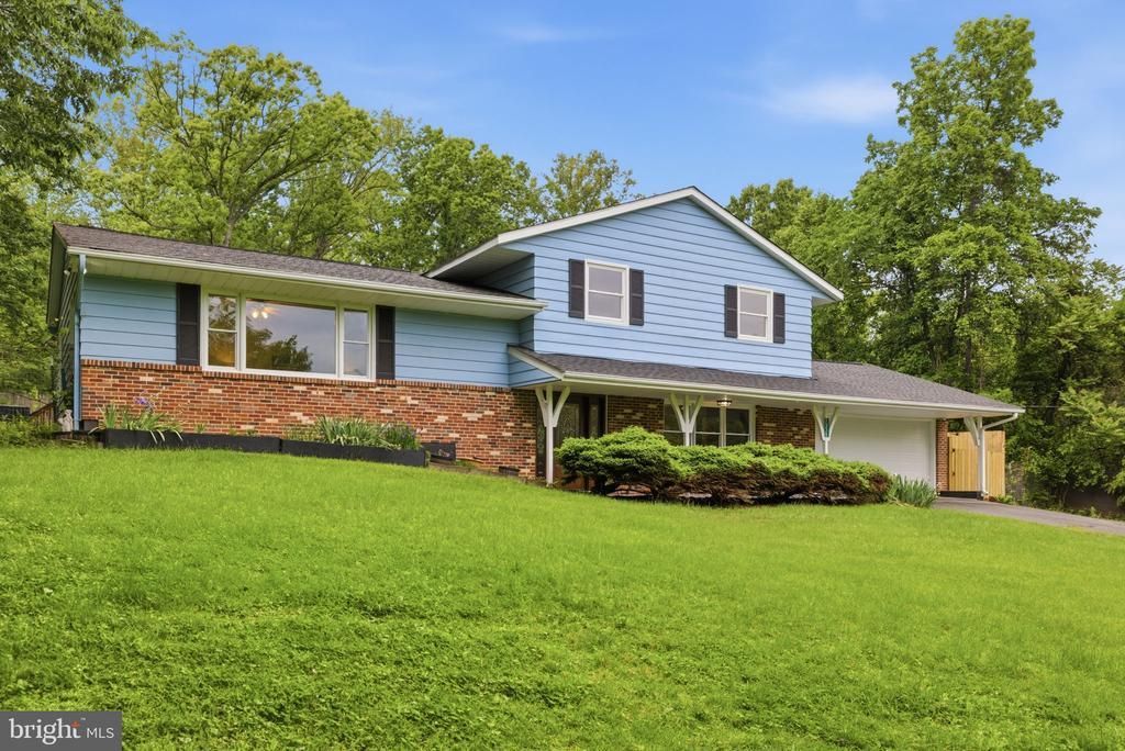 7338 Stuart Circle, Warrenton, VA 20187 Main Photo