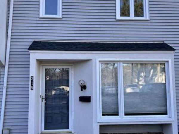 215 E CHELSEA CIRCLE , NEWTOWN SQUARE, PA 19073