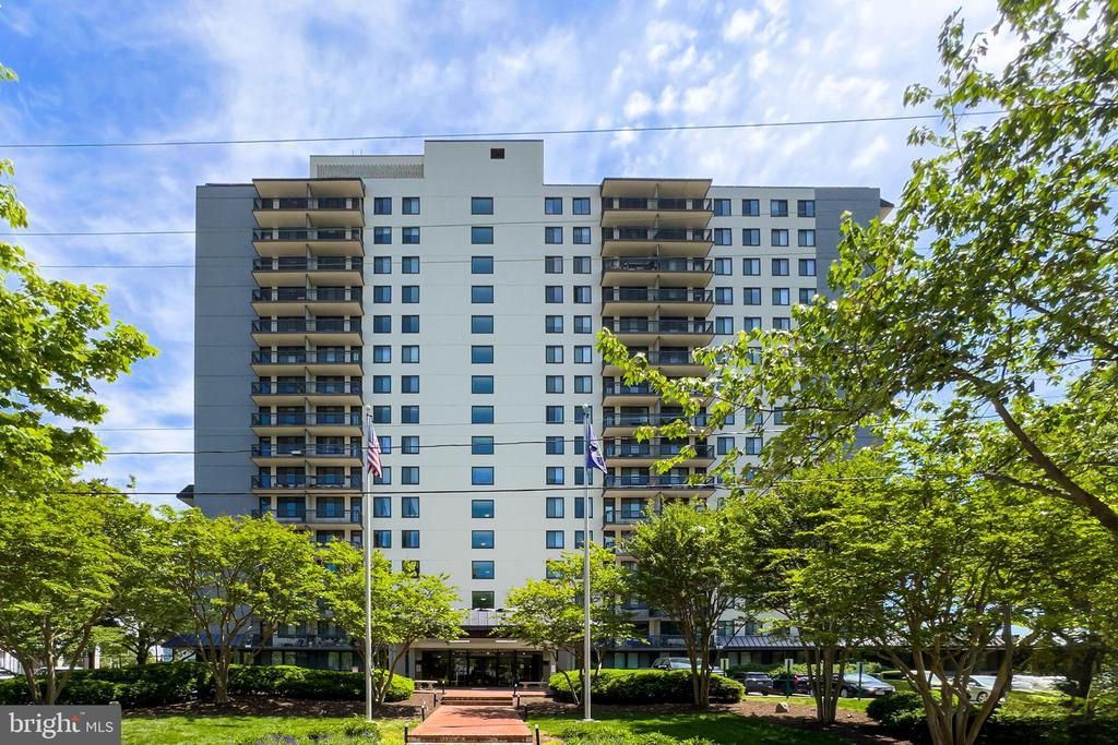 801 N Pitt Street N , Unit 610, Alexandria, VA 22314 Main Photo